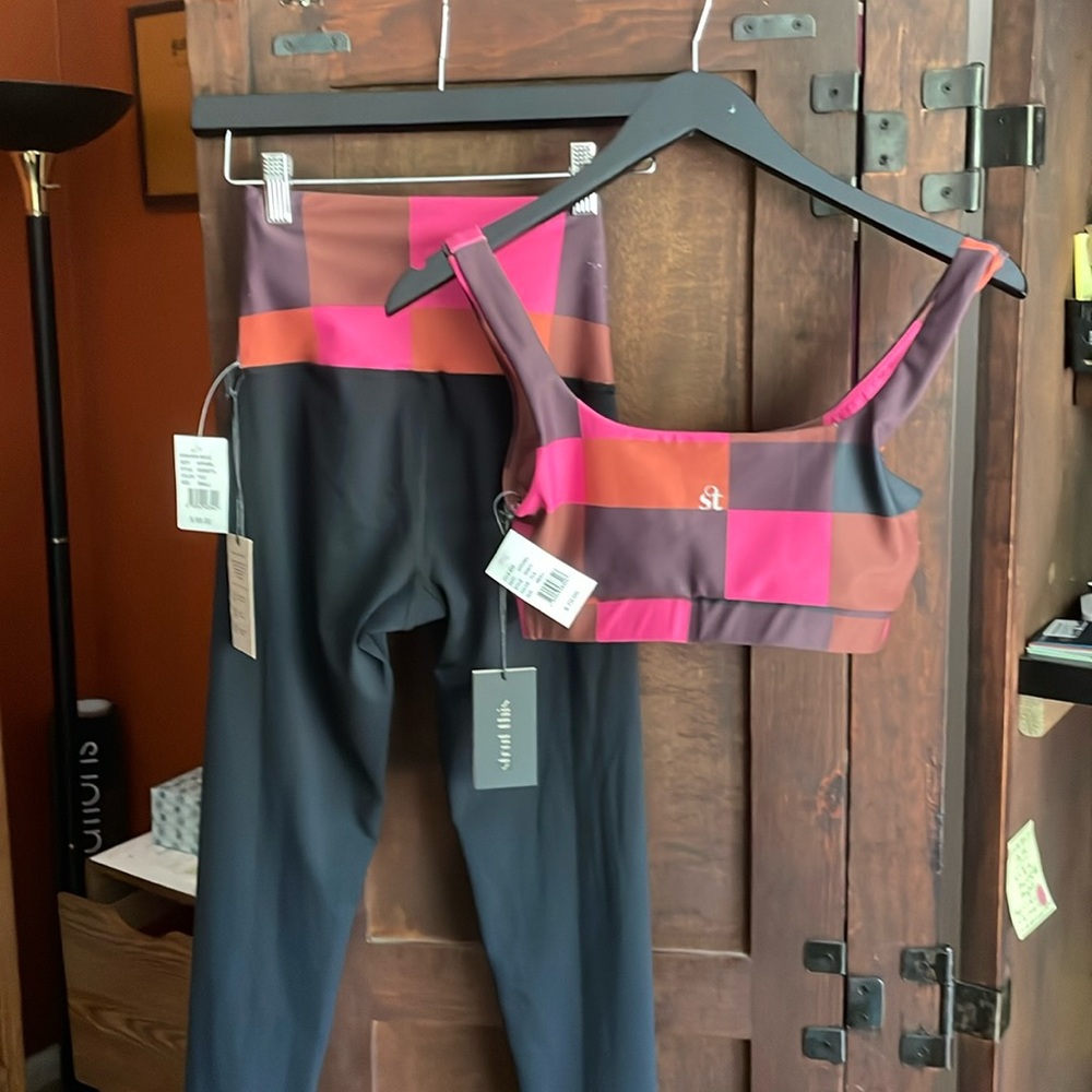 Women’s work out clothing